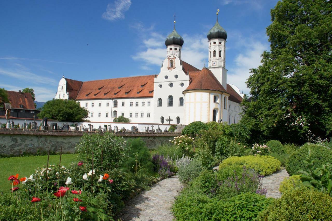 Kloster Benediktbeuern - Gaestehaus Der Salesianer Don Bosco Экстерьер фото