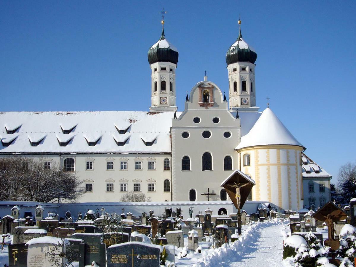 Kloster Benediktbeuern - Gastehaus Der Salesianer Don Bosco Экстерьер фото