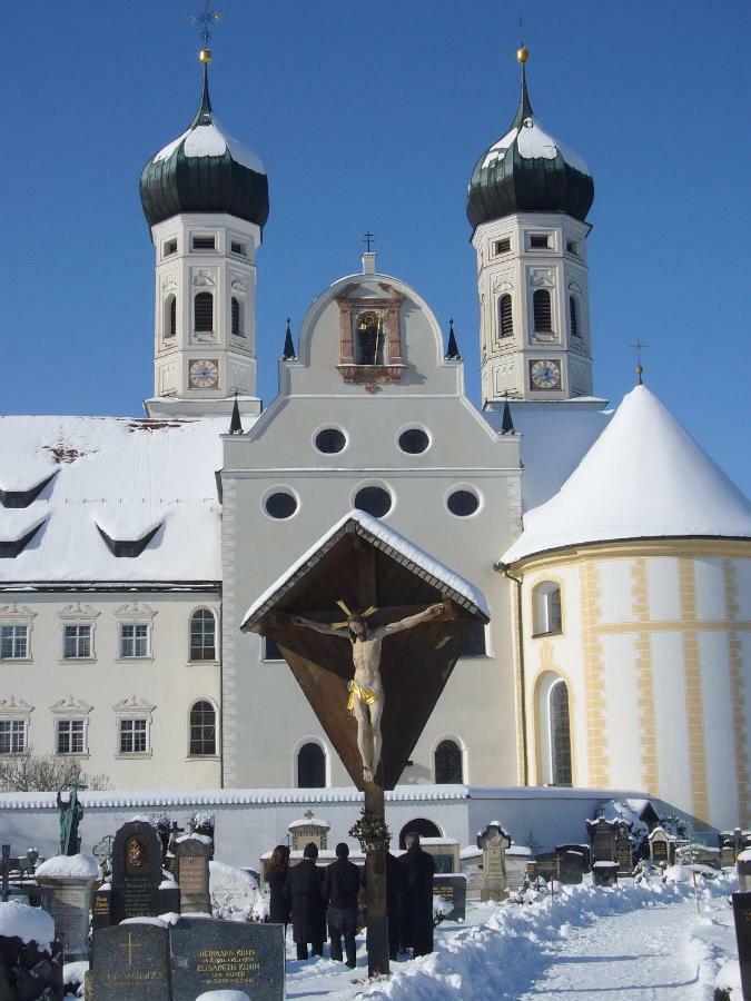 Kloster Benediktbeuern - Gaestehaus Der Salesianer Don Bosco Экстерьер фото